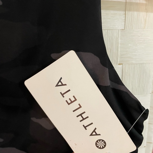 Athleta work out top - Picture 4 of 5